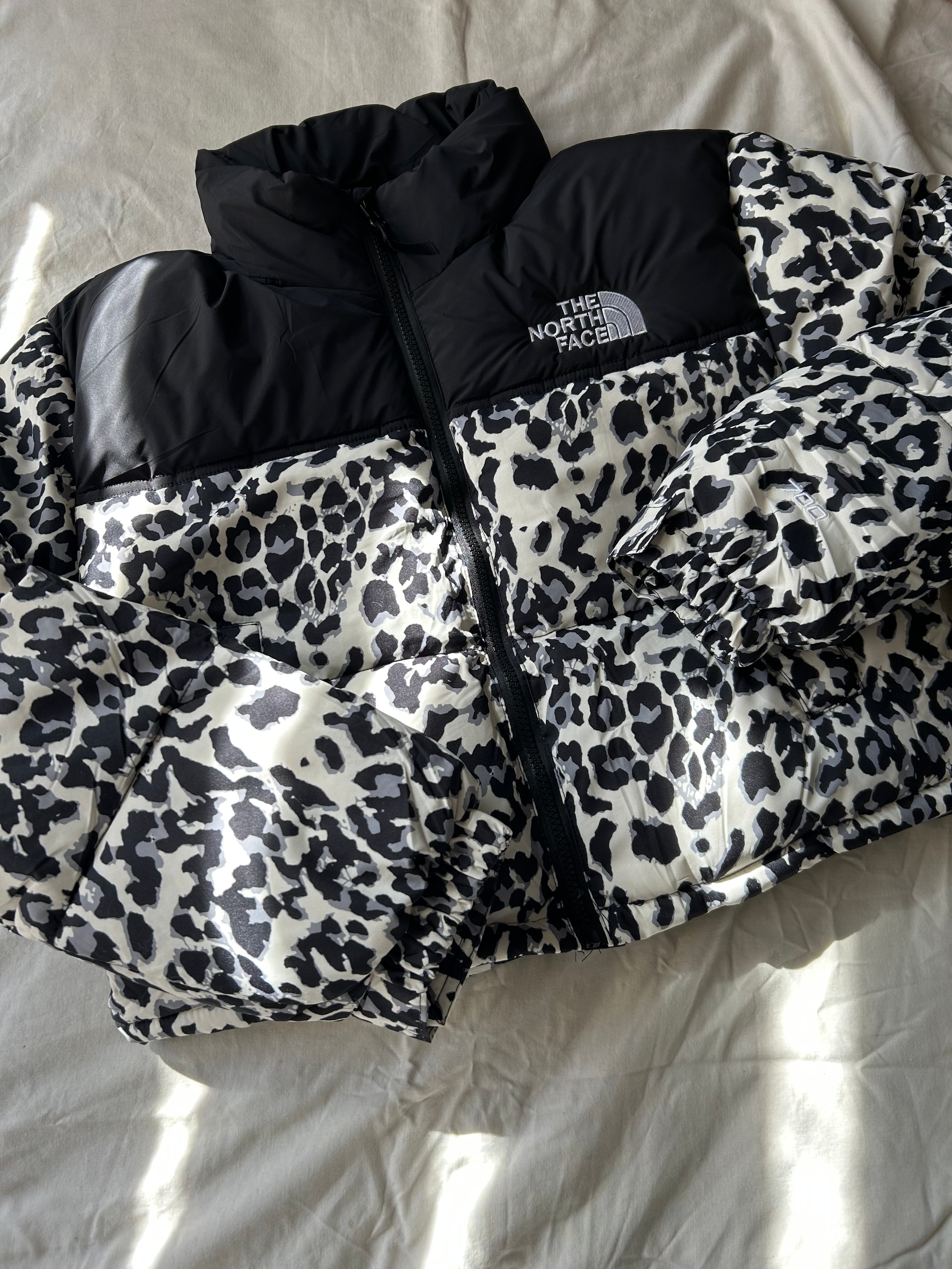 Retro nupse 700 Crop print blanca
